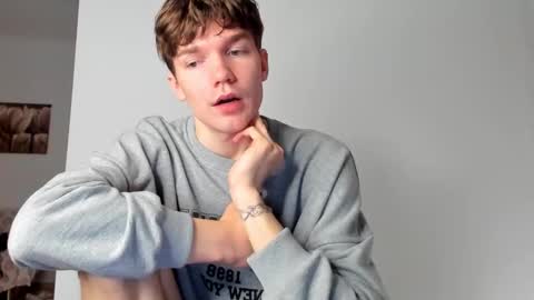 Snapshot of caties_cutes2 chatting on 10/22/25, 01:00 Tobi Den online show from 10/22/25, 01:00