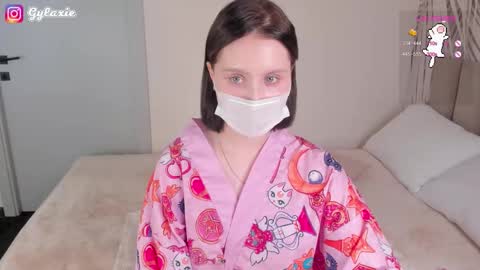 Snapshot of gylaxie chatting on 10/14/25, 09:54 online show from 10/14/25, 09:54