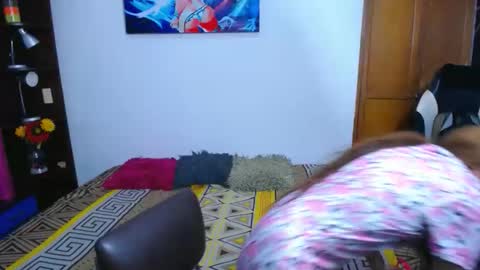 Snapshot of sofyswee chatting on 10/21/25, 01:23 sofyswee online show from 10/21/25, 01:23