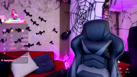 Snapshot of sophi_gray chatting on 10/31/25, 11:55 Shophi online show from 10/31/25, 11:55