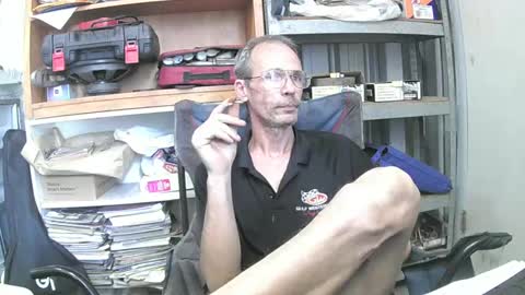 Snapshot of 04oldskool chatting on 12/12/24, 02:59 04oldskool online show from 12/12/24, 02:59