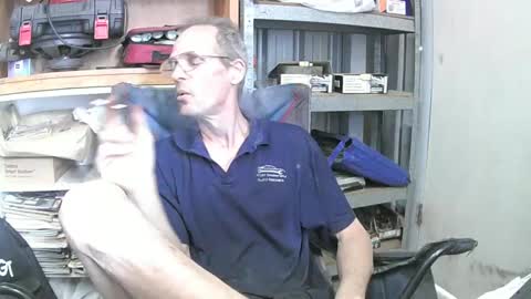 Snapshot of 04oldskool chatting on 12/19/24, 02:56 04oldskool online show from 12/19/24, 02:56
