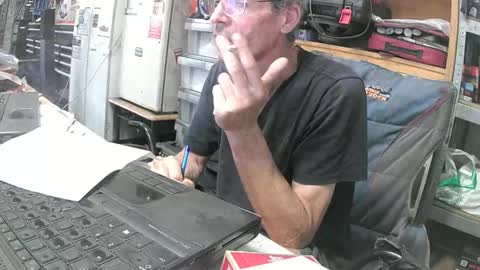 Snapshot of 04oldskool chatting on 01/02/25, 02:33 04oldskool online show from 01/02/25, 02:33