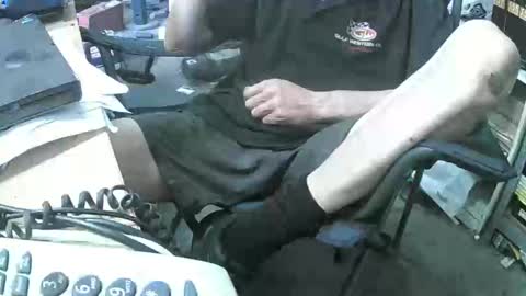 Snapshot of 04oldskool chatting on 10/16/25, 02:34 04oldskool online show from 10/16/25, 02:34