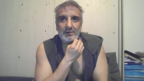 Snapshot of 0luvmonkey chatting on 09/27/25, 11:32 0luvmonkey online show from 09/27/25, 11:32