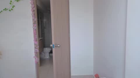 Snapshot of 0ne_of_0ne chatting on 10/31/25, 03:13 Steven e online show from 10/31/25, 03:13