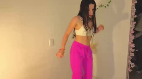 Snapshot of 0ne_of_0ne chatting on 11/03/25, 02:13 Steven e online show from 11/03/25, 02:13