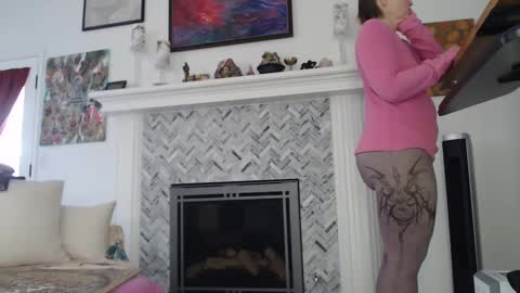 Aurora Willows online show from 01/27/25, 09:11
