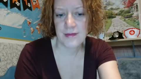 12ennie online show from 11/08/25, 06:13