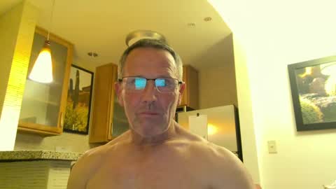 Snapshot of 13glanmorfa chatting on 12/14/24, 02:01 13glanmorfa online show from 12/14/24, 02:01