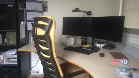 Snapshot of 18hereman chatting on 12/14/24, 11:07 man 18 but cute online show from 12/14/24, 11:07