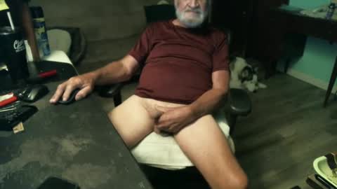 Snapshot of 1handyanddee chatting on 10/12/25, 02:43 1handyanddee online show from 10/12/25, 02:43