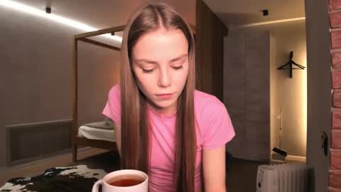 Lily 3 online show from 11/15/25, 12:52