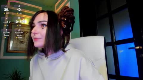 Moona  online show from 10/09/25, 12:03