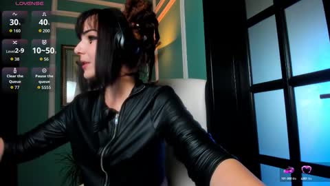 Moona  online show from 10/11/25, 12:58