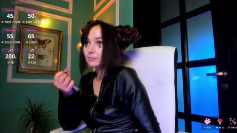 Moona  online show from 10/30/25, 01:56