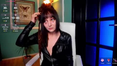 Moona  online show from 11/19/25, 04:07