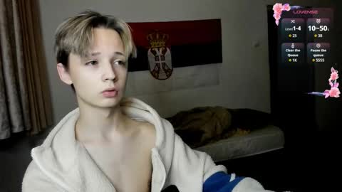 Milos online show from 10/10/25, 03:49