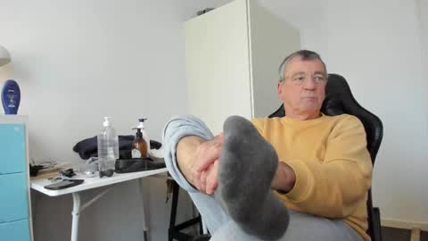 Snapshot of 200gentleman chatting on 02/23/25, 04:46 Henk online show from 02/23/25, 04:46