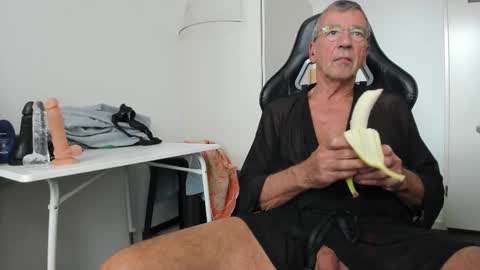 Snapshot of 200gentleman chatting on 09/23/25, 01:25 Henk online show from 09/23/25, 01:25