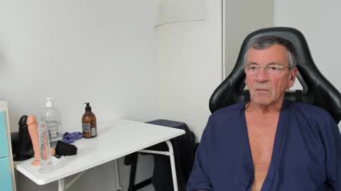 Henk online show from 10/11/25, 11:09