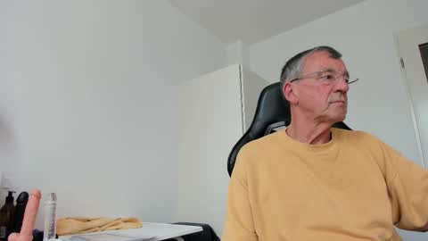 Henk online show from 10/23/25, 12:15