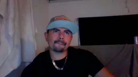 Snapshot of 210chulo chatting on 02/14/25, 05:41 210chulo online show from 02/14/25, 05:41