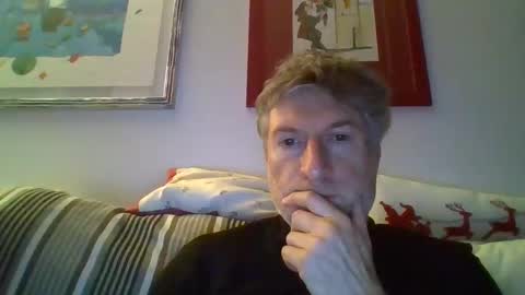 Snapshot of 22esserre chatting on 03/10/25, 10:45 22esserre online show from 03/10/25, 10:45