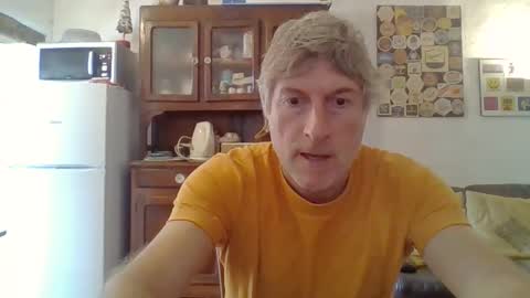 22esserre online show from 10/10/25, 12:48