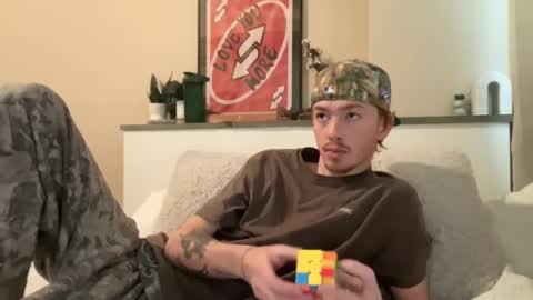 Snapshot of 26sneakers chatting on 12/15/24, 07:53 26sneakers online show from 12/15/24, 07:53