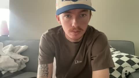 Snapshot of 26sneakers chatting on 10/26/25, 08:15 26sneakers online show from 10/26/25, 08:15