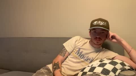 Snapshot of 26sneakers chatting on 11/02/25, 12:02 26sneakers online show from 11/02/25, 12:02