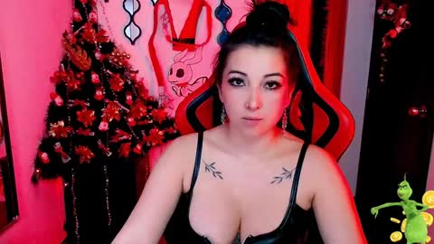 Snapshot of 2diamond_eyes chatting on 12/18/24, 03:58 Arianna online show from 12/18/24, 03:58