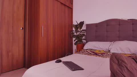 Snapshot of 2gays_1straight chatting on 10/22/25, 07:35 David and Yoel online show from 10/22/25, 07:35