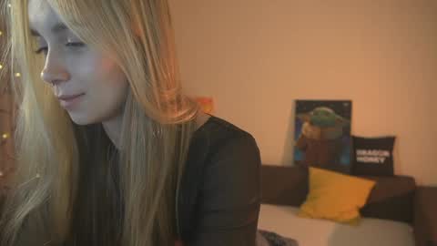 Elley  online show from 12/24/24, 04:30