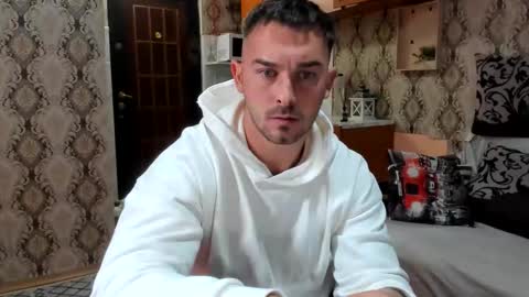 Snapshot of 2sexymuscles chatting on 10/02/25, 08:16 2sexymuscles online show from 10/02/25, 08:16