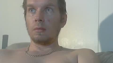 2small4you83 online show from 12/28/24, 04:19