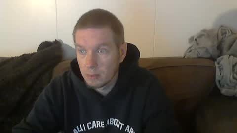 2small4you83 online show from 03/07/25, 12:58