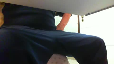 Snapshot of 3funlover chatting on 01/19/25, 06:21 3funlover online show from 01/19/25, 06:21