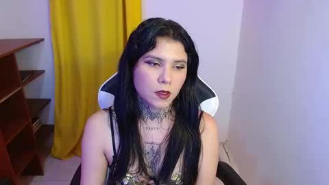 erika online show from 10/26/25, 01:11