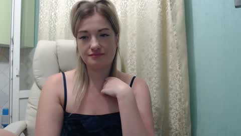 Snapshot of 3sweetcandy3 chatting on 09/12/25, 10:54 3sweetcandy3 online show from 09/12/25, 10:54