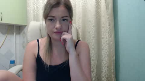 Snapshot of 3sweetcandy3 chatting on 09/15/25, 10:54 3sweetcandy3 online show from 09/15/25, 10:54