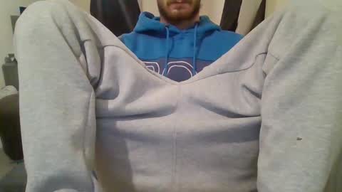 Snapshot of 420feetloverr420 chatting on 10/24/25, 02:41 420feetloverr420 online show from 10/24/25, 02:41