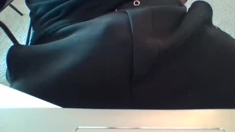 Snapshot of 4glz chatting on 10/06/25, 02:42 4glz online show from 10/06/25, 02:42