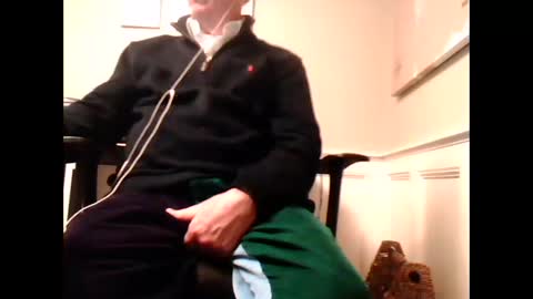 4uguys online show from 01/01/25, 05:33