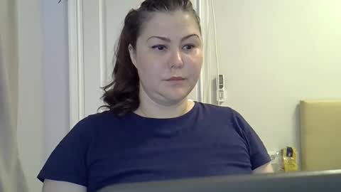 Snapshot of 5anna chatting on 09/15/25, 01:11 5anna online show from 09/15/25, 01:11