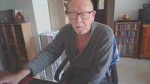  Papi  online show from 10/20/25, 09:10