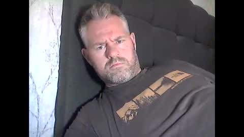 Snapshot of 81jonnyx chatting on 10/09/25, 02:04 81jonnyx online show from 10/09/25, 02:04