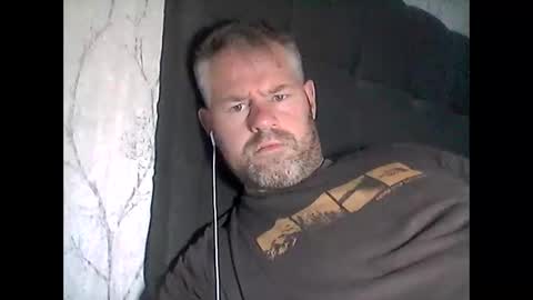 Snapshot of 81jonnyx chatting on 10/13/25, 09:42 81jonnyx online show from 10/13/25, 09:42