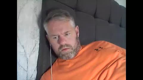 Snapshot of 81jonnyx chatting on 10/18/25, 11:44 81jonnyx online show from 10/18/25, 11:44